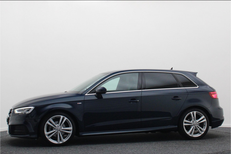 Audi A3 Sportback 35 TFSI CoD Sport S Line Edition Leer/Stof, Climate, Cruise, Navigatie, Bluetooth, LED, Premium Sound, 18''
