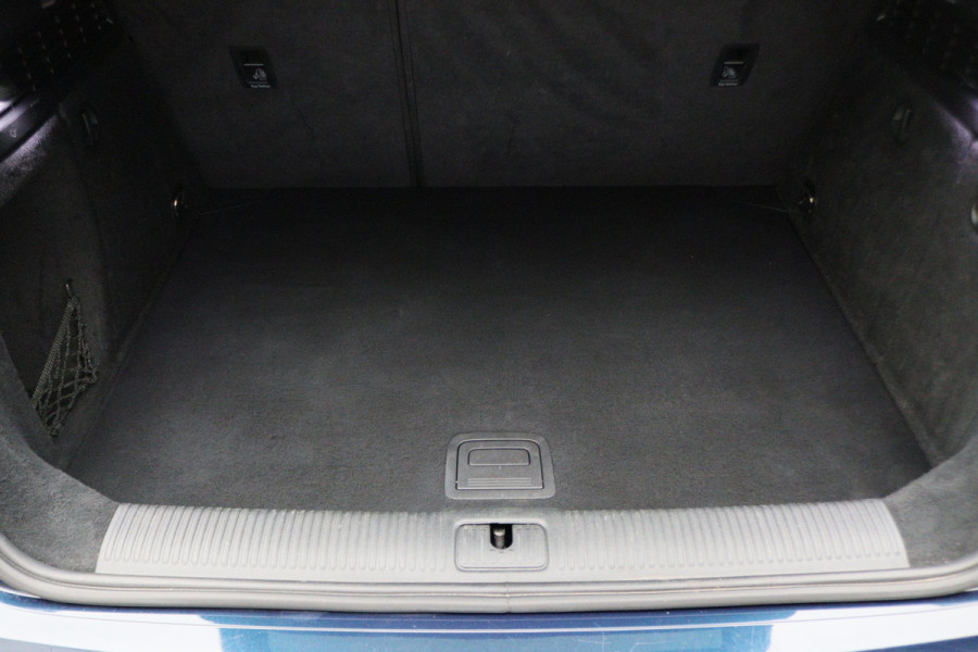 Audi A3 Sportback 35 TFSI CoD Sport S Line Edition Leer/Stof, Climate, Cruise, Navigatie, Bluetooth, LED, Premium Sound, 18''