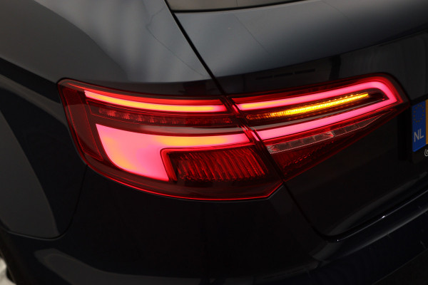 Audi A3 Sportback 35 TFSI CoD Sport S Line Edition Leer/Stof, Climate, Cruise, Navigatie, Bluetooth, LED, Premium Sound, 18''