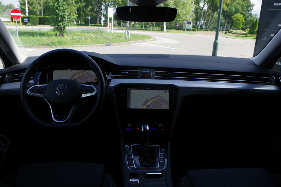 Volkswagen Passat Variant 1.4 TSI PHEV GTE 218 PK BNS, Panoramadak, Trekhaak, 18" LM, Adap. LED, Keyless, 360 Camera, Massage