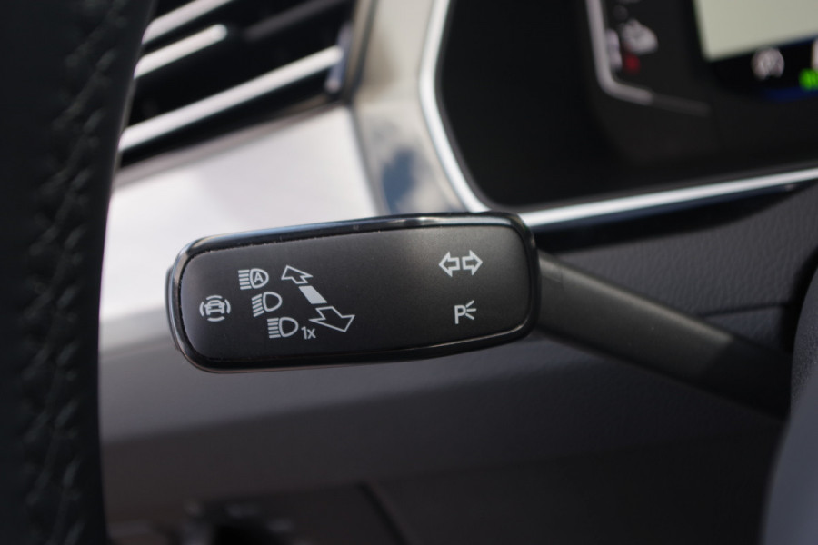 Volkswagen Passat Variant 1.4 TSI PHEV GTE 218 PK BNS, Panoramadak, Trekhaak, 18" LM, Adap. LED, Keyless, 360 Camera, Massage