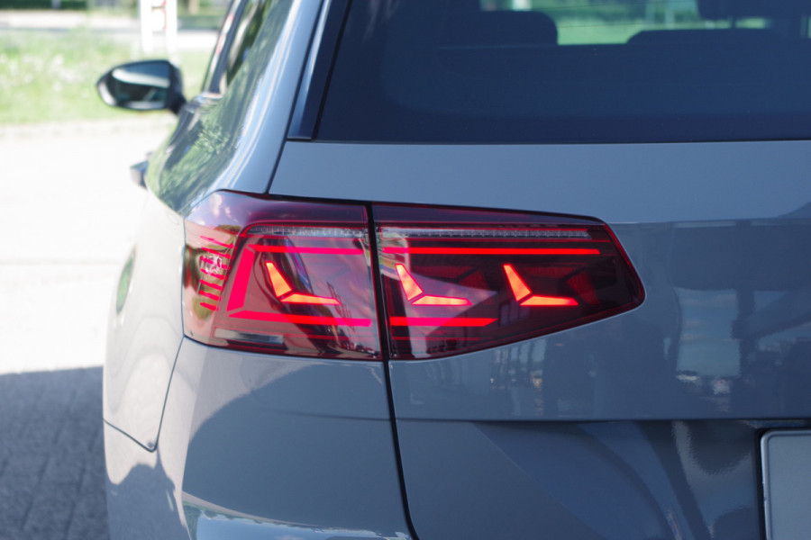 Volkswagen Passat Variant 1.4 TSI PHEV GTE 218 PK BNS, Panoramadak, Trekhaak, 18" LM, Adap. LED, Keyless, 360 Camera, Massage