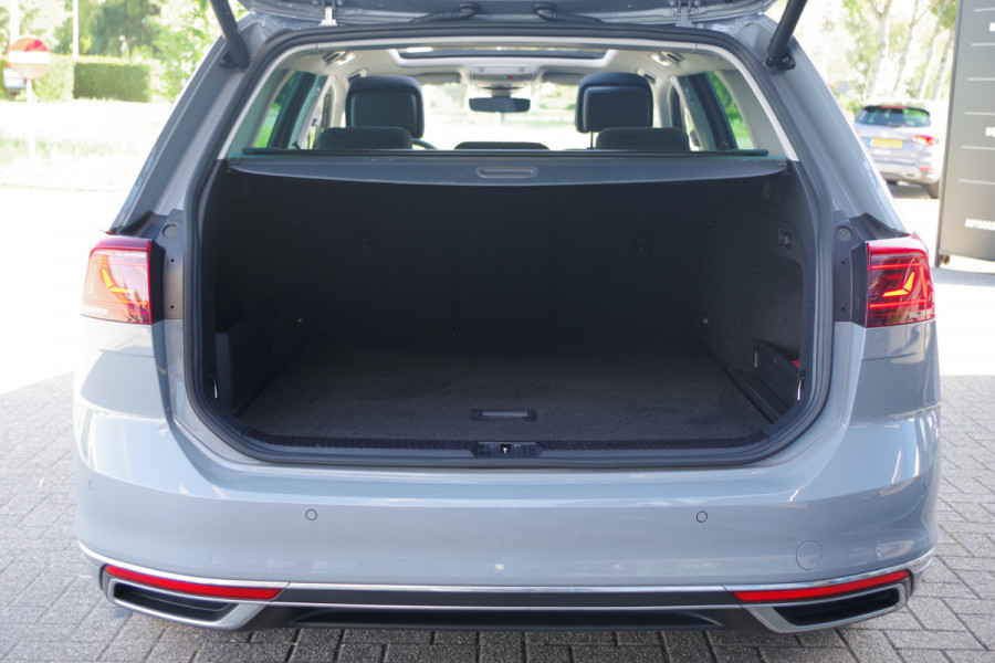 Volkswagen Passat Variant 1.4 TSI PHEV GTE 218 PK BNS, Panoramadak, Trekhaak, 18" LM, Adap. LED, Keyless, 360 Camera, Massage