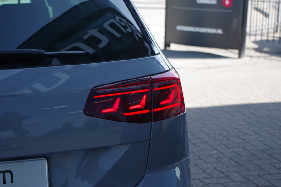 Volkswagen Passat Variant 1.4 TSI PHEV GTE 218 PK BNS, Panoramadak, Trekhaak, 18" LM, Adap. LED, Keyless, 360 Camera, Massage