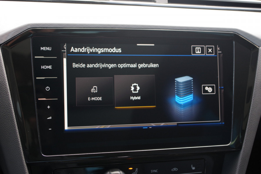 Volkswagen Passat Variant 1.4 TSI PHEV GTE 218 PK BNS, Panoramadak, Trekhaak, 18" LM, Adap. LED, Keyless, 360 Camera, Massage