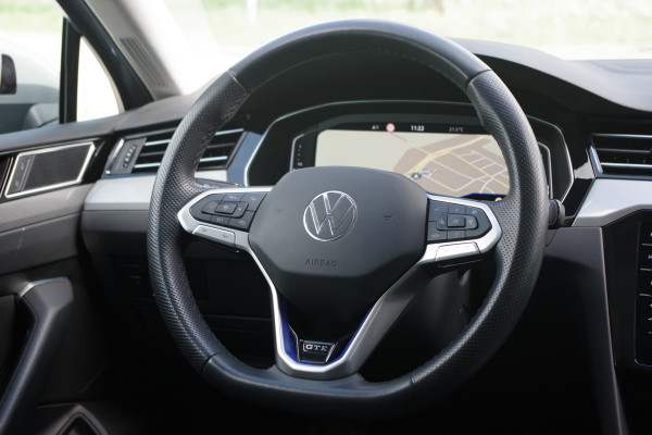 Volkswagen Passat Variant 1.4 TSI PHEV GTE 218 PK BNS, Panoramadak, Trekhaak, 18" LM, Adap. LED, Keyless, 360 Camera, Massage