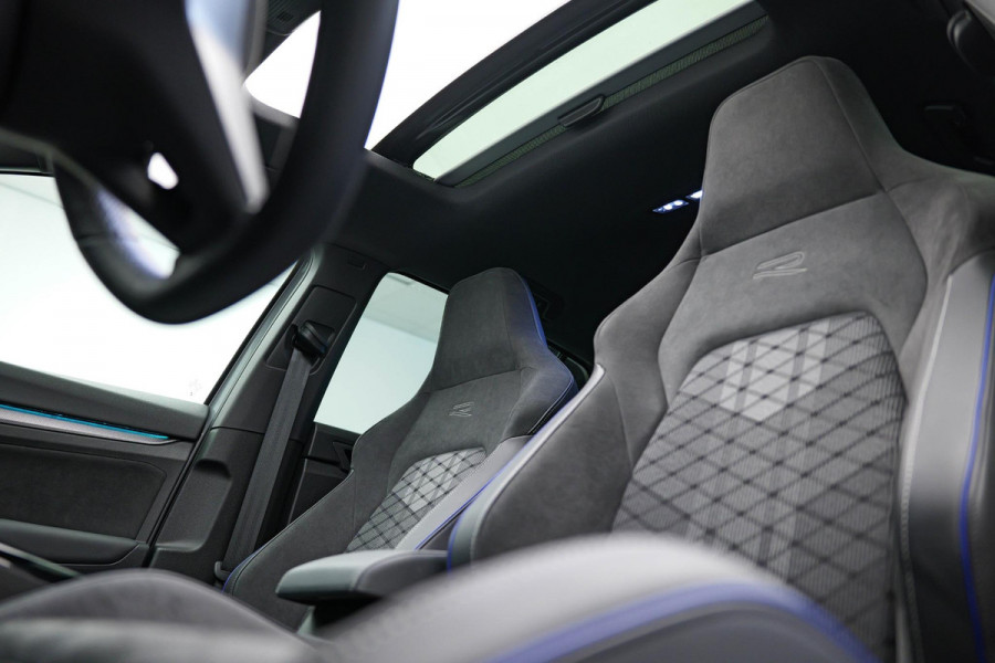 Volkswagen Golf 1.5 eTSI R-Line Edition |NWE MODEL|Pano|3xR-Line|360Cam|HUD|IQ|