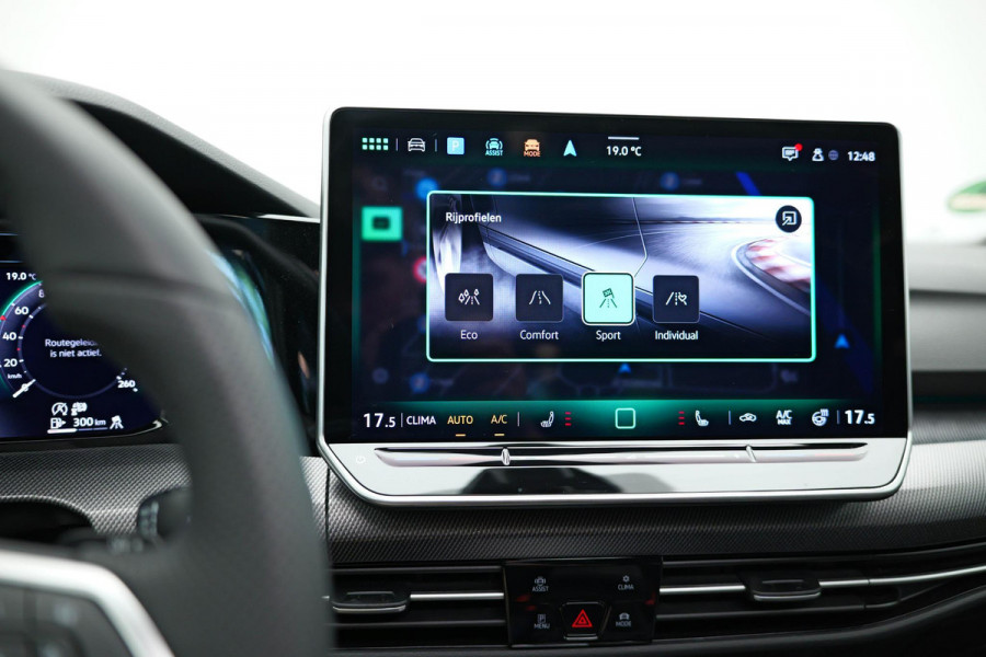 Volkswagen Golf 1.5 eTSI R-Line Edition |NWE MODEL|Pano|3xR-Line|360Cam|HUD|IQ|