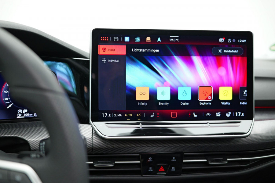 Volkswagen Golf 1.5 eTSI R-Line Edition |NWE MODEL|Pano|3xR-Line|360Cam|HUD|IQ|