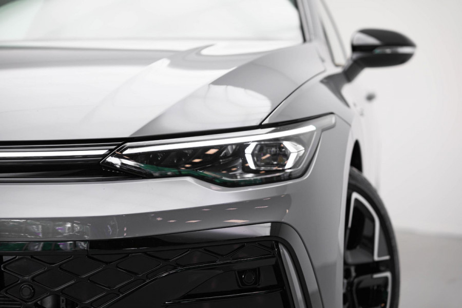 Volkswagen Golf 1.5 eTSI R-Line Edition |NWE MODEL|Pano|3xR-Line|360Cam|HUD|IQ|