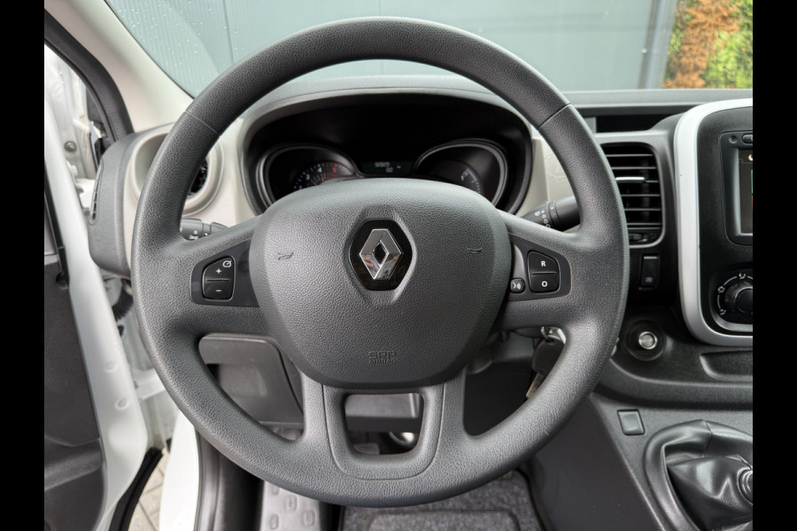 Renault Trafic 1.6 dCi 126 PK / L1H1 / 1e EIG. / 2x SCHUIFDEUR / TREKHAAK / AIRCO / CRUISE / NAVI