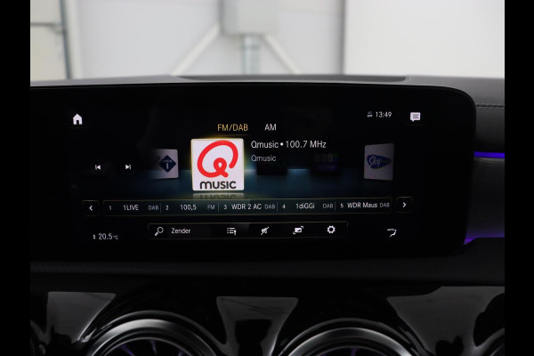 Mercedes-Benz A-Klasse 250e AMG Night | Panoramadak | Stoelverwarming | Carplay | Leder/Alcantara | Camera | Navigatie | Widescreen | Sfeerverlichting | Park Assist | PHEV