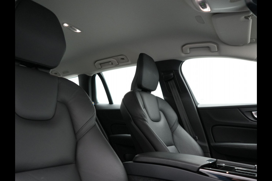 Volvo V60 T6 Twin Engine AWD Momentum Pro Plug In Hybrid 340pk Dealer O.H PHEV | Adaptive Cruise | Harman Kardon | Lederen Sportstoelen | Camera | Pilot Assist | Apple Carplay | Navigatie | Blis | Virtual | DAB