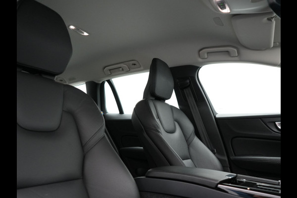 Volvo V60 T6 Twin Engine AWD Momentum Pro Plug In Hybrid 340pk Dealer O.H PHEV | Adaptive Cruise | Harman Kardon | Lederen Sportstoelen | Camera | Pilot Assist | Apple Carplay | Navigatie | Blis | Virtual | DAB