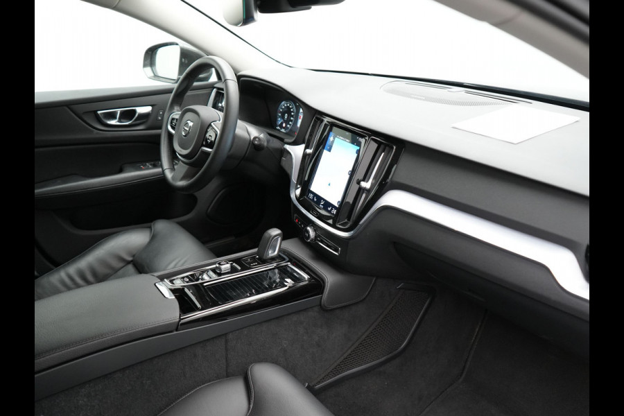 Volvo V60 T6 Twin Engine AWD Momentum Pro Plug In Hybrid 340pk Dealer O.H PHEV | Adaptive Cruise | Harman Kardon | Lederen Sportstoelen | Camera | Pilot Assist | Apple Carplay | Navigatie | Blis | Virtual | DAB
