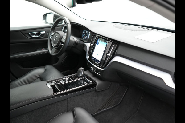 Volvo V60 T6 Twin Engine AWD Momentum Pro Plug In Hybrid 340pk Dealer O.H PHEV | Adaptive Cruise | Harman Kardon | Lederen Sportstoelen | Camera | Pilot Assist | Apple Carplay | Navigatie | Blis | Virtual | DAB