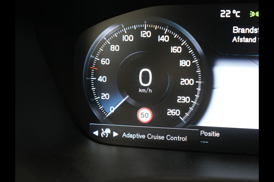 Volvo V60 T6 Twin Engine AWD Momentum Pro Plug In Hybrid 340pk Dealer O.H PHEV | Adaptive Cruise | Harman Kardon | Lederen Sportstoelen | Camera | Pilot Assist | Apple Carplay | Navigatie | Blis | Virtual | DAB