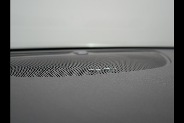 Volvo V60 T6 Twin Engine AWD Momentum Pro Plug In Hybrid 340pk Dealer O.H PHEV | Adaptive Cruise | Harman Kardon | Lederen Sportstoelen | Camera | Pilot Assist | Apple Carplay | Navigatie | Blis | Virtual | DAB