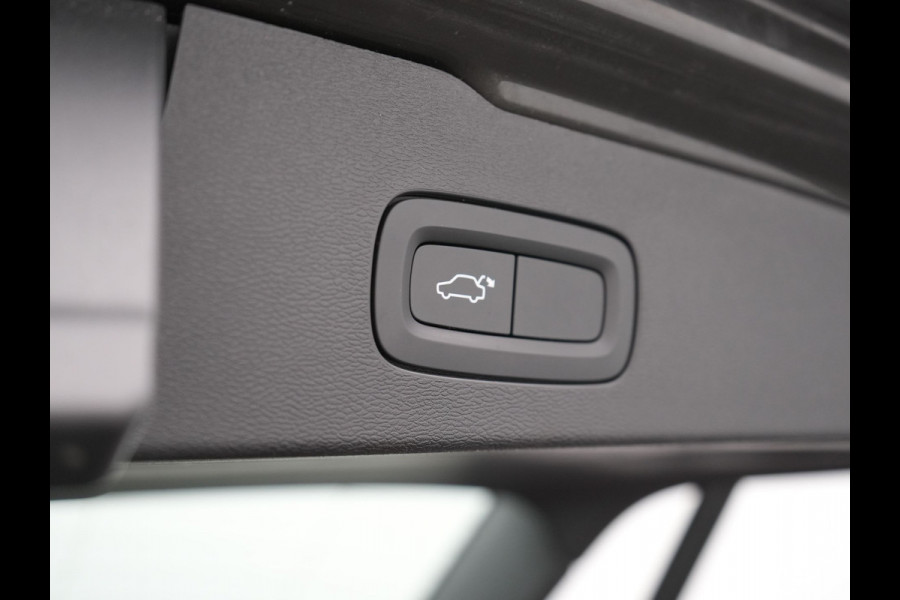 Volvo V60 T6 Twin Engine AWD Momentum Pro Plug In Hybrid 340pk Dealer O.H PHEV | Adaptive Cruise | Harman Kardon | Lederen Sportstoelen | Camera | Pilot Assist | Apple Carplay | Navigatie | Blis | Virtual | DAB