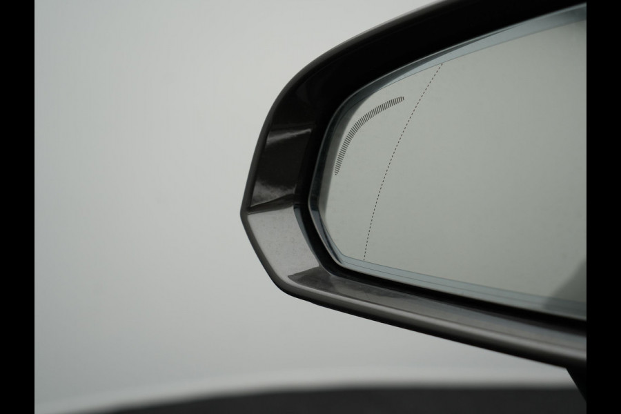 Volvo V60 T6 Twin Engine AWD Momentum Pro Plug In Hybrid 340pk Dealer O.H PHEV | Adaptive Cruise | Harman Kardon | Lederen Sportstoelen | Camera | Pilot Assist | Apple Carplay | Navigatie | Blis | Virtual | DAB