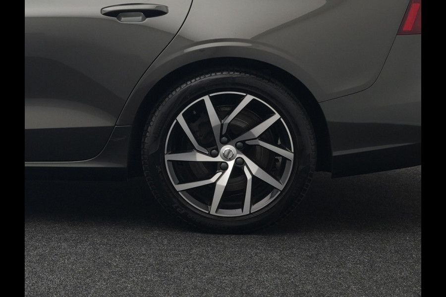 Volvo V60 T6 Twin Engine AWD Momentum Pro Plug In Hybrid 340pk Dealer O.H PHEV | Adaptive Cruise | Harman Kardon | Lederen Sportstoelen | Camera | Pilot Assist | Apple Carplay | Navigatie | Blis | Virtual | DAB