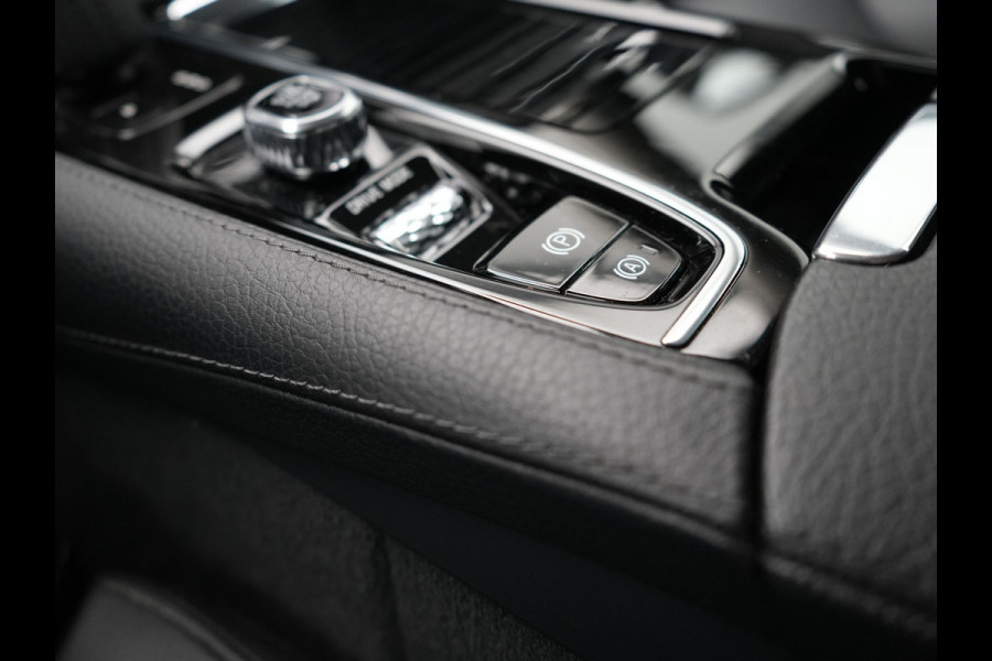 Volvo V60 T6 Twin Engine AWD Momentum Pro Plug In Hybrid 340pk Dealer O.H PHEV | Adaptive Cruise | Harman Kardon | Lederen Sportstoelen | Camera | Pilot Assist | Apple Carplay | Navigatie | Blis | Virtual | DAB