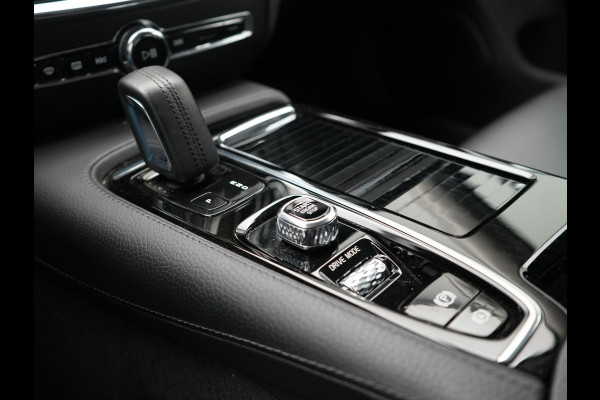 Volvo V60 T6 Twin Engine AWD Momentum Pro Plug In Hybrid 340pk Dealer O.H PHEV | Adaptive Cruise | Harman Kardon | Lederen Sportstoelen | Camera | Pilot Assist | Apple Carplay | Navigatie | Blis | Virtual | DAB