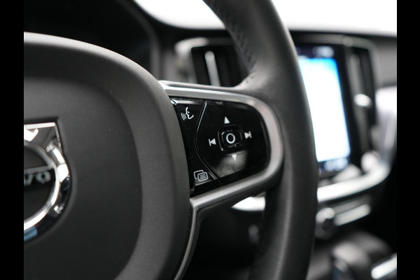 Volvo V60 T6 Twin Engine AWD Momentum Pro Plug In Hybrid 340pk Dealer O.H PHEV | Adaptive Cruise | Harman Kardon | Lederen Sportstoelen | Camera | Pilot Assist | Apple Carplay | Navigatie | Blis | Virtual | DAB