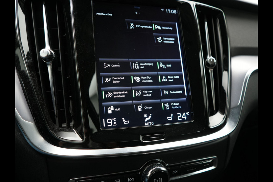 Volvo V60 T6 Twin Engine AWD Momentum Pro Plug In Hybrid 340pk Dealer O.H PHEV | Adaptive Cruise | Harman Kardon | Lederen Sportstoelen | Camera | Pilot Assist | Apple Carplay | Navigatie | Blis | Virtual | DAB