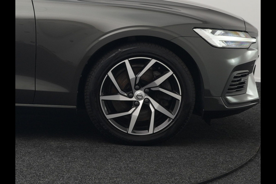 Volvo V60 T6 Twin Engine AWD Momentum Pro Plug In Hybrid 340pk Dealer O.H PHEV | Adaptive Cruise | Harman Kardon | Lederen Sportstoelen | Camera | Pilot Assist | Apple Carplay | Navigatie | Blis | Virtual | DAB
