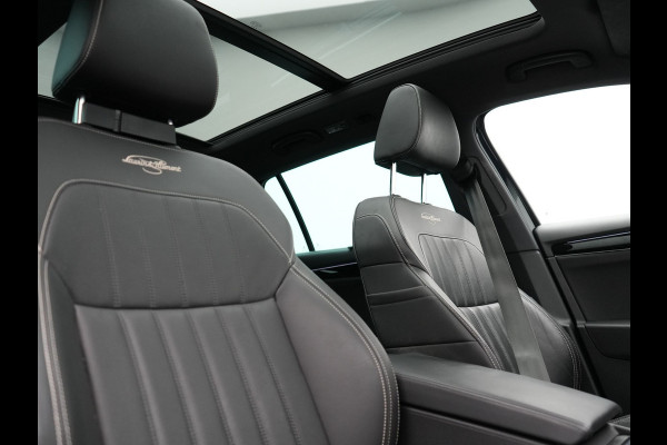Škoda Superb Combi 1.4 TSI iV Lauren & Klement Plug In Hybrid 218pk Dealer O.H PHEV | Panodak | Adaptive Cruise | Camera | Lederen Sportstoelen Memory & Ventilatie |  Crystal LED | Apple Carplay | Lane Assist | Stoelverwarming | Navigatie |  DAB |