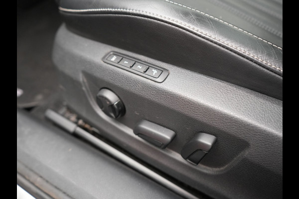 Škoda Superb Combi 1.4 TSI iV Lauren & Klement Plug In Hybrid 218pk Dealer O.H PHEV | Panodak | Adaptive Cruise | Camera | Lederen Sportstoelen Memory & Ventilatie |  Crystal LED | Apple Carplay | Lane Assist | Stoelverwarming | Navigatie |  DAB |