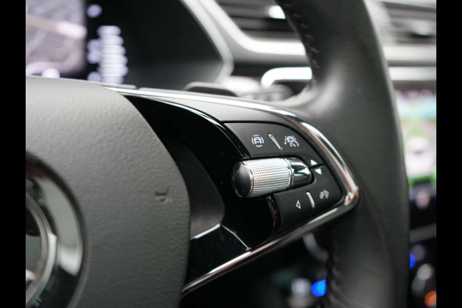 Škoda Superb Combi 1.4 TSI iV Lauren & Klement Plug In Hybrid 218pk Dealer O.H PHEV | Panodak | Adaptive Cruise | Camera | Lederen Sportstoelen Memory & Ventilatie |  Crystal LED | Apple Carplay | Lane Assist | Stoelverwarming | Navigatie |  DAB |
