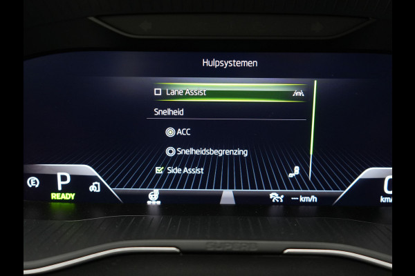 Škoda Superb Combi 1.4 TSI iV Lauren & Klement Plug In Hybrid 218pk Dealer O.H PHEV | Panodak | Adaptive Cruise | Camera | Lederen Sportstoelen Memory & Ventilatie |  Crystal LED | Apple Carplay | Lane Assist | Stoelverwarming | Navigatie |  DAB |