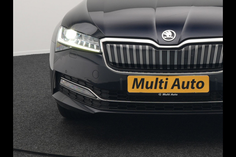 Škoda Superb Combi 1.4 TSI iV Lauren & Klement Plug In Hybrid 218pk Dealer O.H PHEV | Panodak | Adaptive Cruise | Camera | Lederen Sportstoelen Memory & Ventilatie |  Crystal LED | Apple Carplay | Lane Assist | Stoelverwarming | Navigatie |  DAB |