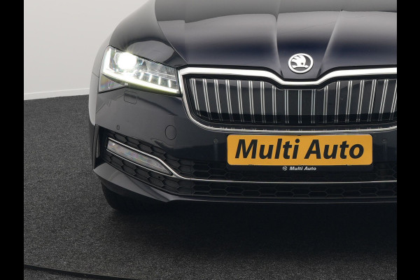 Škoda Superb Combi 1.4 TSI iV Lauren & Klement Plug In Hybrid 218pk Dealer O.H PHEV | Panodak | Adaptive Cruise | Camera | Lederen Sportstoelen Memory & Ventilatie |  Crystal LED | Apple Carplay | Lane Assist | Stoelverwarming | Navigatie |  DAB |