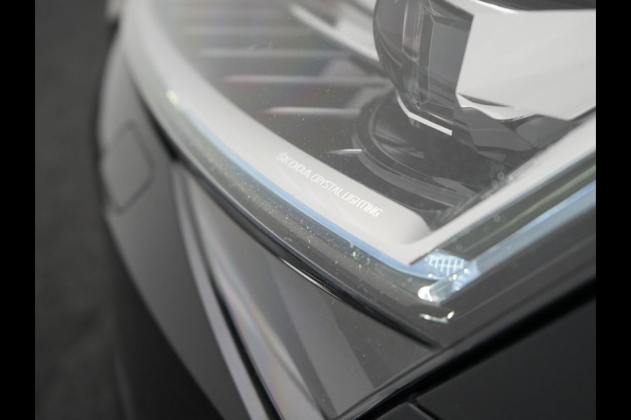 Škoda Superb Combi 1.4 TSI iV Lauren & Klement Plug In Hybrid 218pk Dealer O.H PHEV | Panodak | Adaptive Cruise | Camera | Lederen Sportstoelen Memory & Ventilatie |  Crystal LED | Apple Carplay | Lane Assist | Stoelverwarming | Navigatie |  DAB |