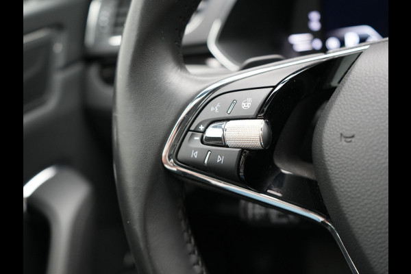 Škoda Superb Combi 1.4 TSI iV Lauren & Klement Plug In Hybrid 218pk Dealer O.H PHEV | Panodak | Adaptive Cruise | Camera | Lederen Sportstoelen Memory & Ventilatie |  Crystal LED | Apple Carplay | Lane Assist | Stoelverwarming | Navigatie |  DAB |