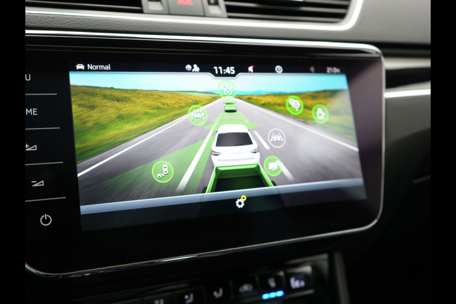 Škoda Superb Combi 1.4 TSI iV Lauren & Klement Plug In Hybrid 218pk Dealer O.H PHEV | Panodak | Adaptive Cruise | Camera | Lederen Sportstoelen Memory & Ventilatie |  Crystal LED | Apple Carplay | Lane Assist | Stoelverwarming | Navigatie |  DAB |