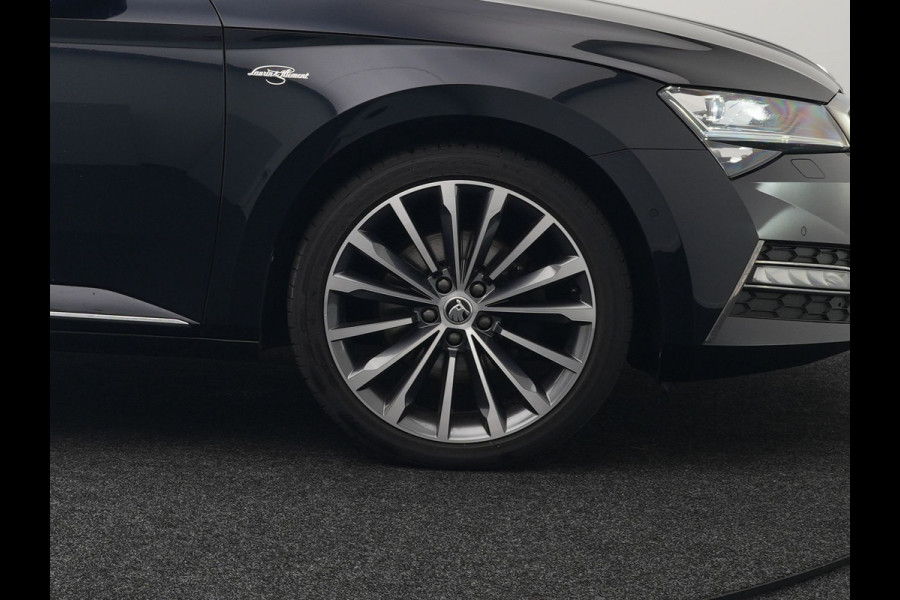 Škoda Superb Combi 1.4 TSI iV Lauren & Klement Plug In Hybrid 218pk Dealer O.H PHEV | Panodak | Adaptive Cruise | Camera | Lederen Sportstoelen Memory & Ventilatie |  Crystal LED | Apple Carplay | Lane Assist | Stoelverwarming | Navigatie |  DAB |
