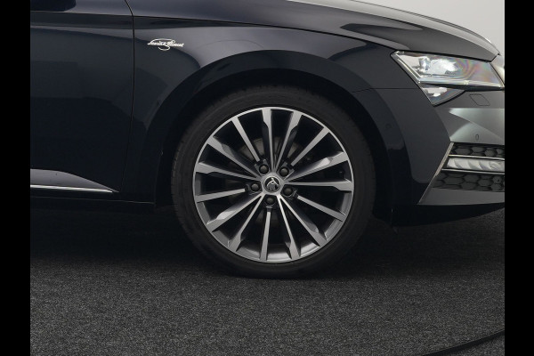 Škoda Superb Combi 1.4 TSI iV Lauren & Klement Plug In Hybrid 218pk Dealer O.H PHEV | Panodak | Adaptive Cruise | Camera | Lederen Sportstoelen Memory & Ventilatie |  Crystal LED | Apple Carplay | Lane Assist | Stoelverwarming | Navigatie |  DAB |