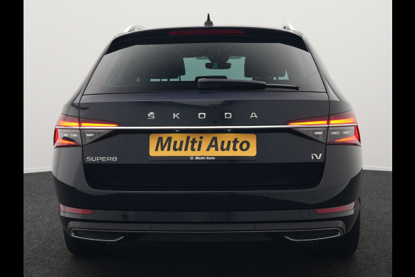 Škoda Superb Combi 1.4 TSI iV Lauren & Klement Plug In Hybrid 218pk Dealer O.H PHEV | Panodak | Adaptive Cruise | Camera | Lederen Sportstoelen Memory & Ventilatie |  Crystal LED | Apple Carplay | Lane Assist | Stoelverwarming | Navigatie |  DAB |