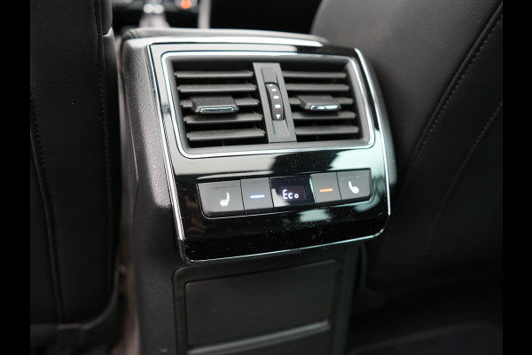 Škoda Superb Combi 1.4 TSI iV Lauren & Klement Plug In Hybrid 218pk Dealer O.H PHEV | Panodak | Adaptive Cruise | Camera | Lederen Sportstoelen Memory & Ventilatie |  Crystal LED | Apple Carplay | Lane Assist | Stoelverwarming | Navigatie |  DAB |