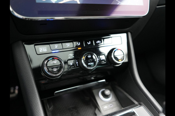 Škoda Superb Combi 1.4 TSI iV Lauren & Klement Plug In Hybrid 218pk Dealer O.H PHEV | Panodak | Adaptive Cruise | Camera | Lederen Sportstoelen Memory & Ventilatie |  Crystal LED | Apple Carplay | Lane Assist | Stoelverwarming | Navigatie |  DAB |