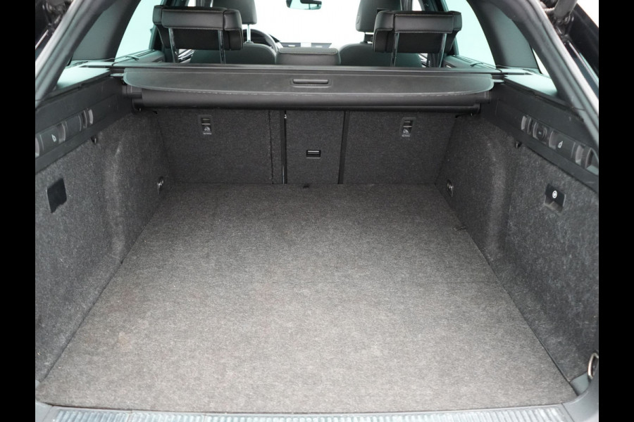 Škoda Superb Combi 1.4 TSI iV Lauren & Klement Plug In Hybrid 218pk Dealer O.H PHEV | Panodak | Adaptive Cruise | Camera | Lederen Sportstoelen Memory & Ventilatie |  Crystal LED | Apple Carplay | Lane Assist | Stoelverwarming | Navigatie |  DAB |