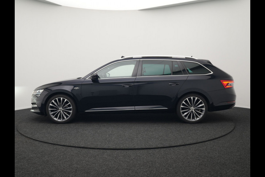 Škoda Superb Combi 1.4 TSI iV Lauren & Klement Plug In Hybrid 218pk Dealer O.H PHEV | Panodak | Adaptive Cruise | Camera | Lederen Sportstoelen Memory & Ventilatie |  Crystal LED | Apple Carplay | Lane Assist | Stoelverwarming | Navigatie |  DAB |