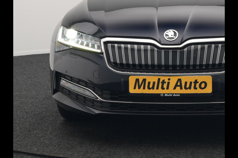 Škoda Superb Combi 1.4 TSI iV Lauren & Klement Plug In Hybrid 218pk Dealer O.H PHEV | Panodak | Adaptive Cruise | Camera | Lederen Sportstoelen Memory & Ventilatie |  Crystal LED | Apple Carplay | Lane Assist | Stoelverwarming | Navigatie |  DAB |