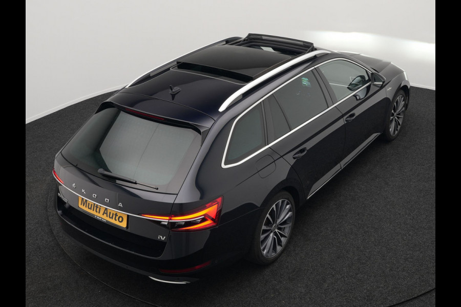 Škoda Superb Combi 1.4 TSI iV Lauren & Klement Plug In Hybrid 218pk Dealer O.H PHEV | Panodak | Adaptive Cruise | Camera | Lederen Sportstoelen Memory & Ventilatie |  Crystal LED | Apple Carplay | Lane Assist | Stoelverwarming | Navigatie |  DAB |