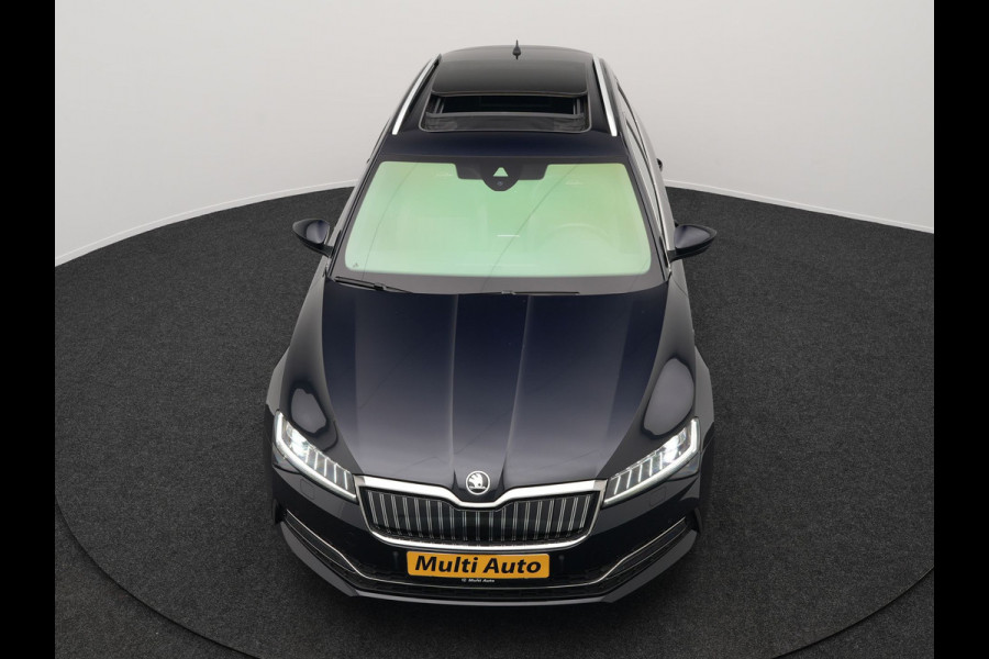 Škoda Superb Combi 1.4 TSI iV Lauren & Klement Plug In Hybrid 218pk Dealer O.H PHEV | Panodak | Adaptive Cruise | Camera | Lederen Sportstoelen Memory & Ventilatie |  Crystal LED | Apple Carplay | Lane Assist | Stoelverwarming | Navigatie |  DAB |