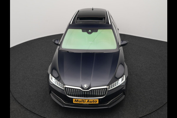 Škoda Superb Combi 1.4 TSI iV Lauren & Klement Plug In Hybrid 218pk Dealer O.H PHEV | Panodak | Adaptive Cruise | Camera | Lederen Sportstoelen Memory & Ventilatie |  Crystal LED | Apple Carplay | Lane Assist | Stoelverwarming | Navigatie |  DAB |